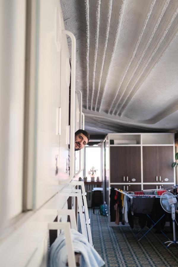 Capsule Hotel Technocave Bishkek Exterior foto