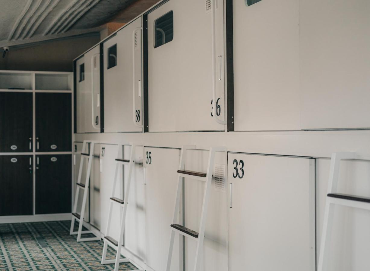 Capsule Hotel Technocave Bishkek Exterior foto