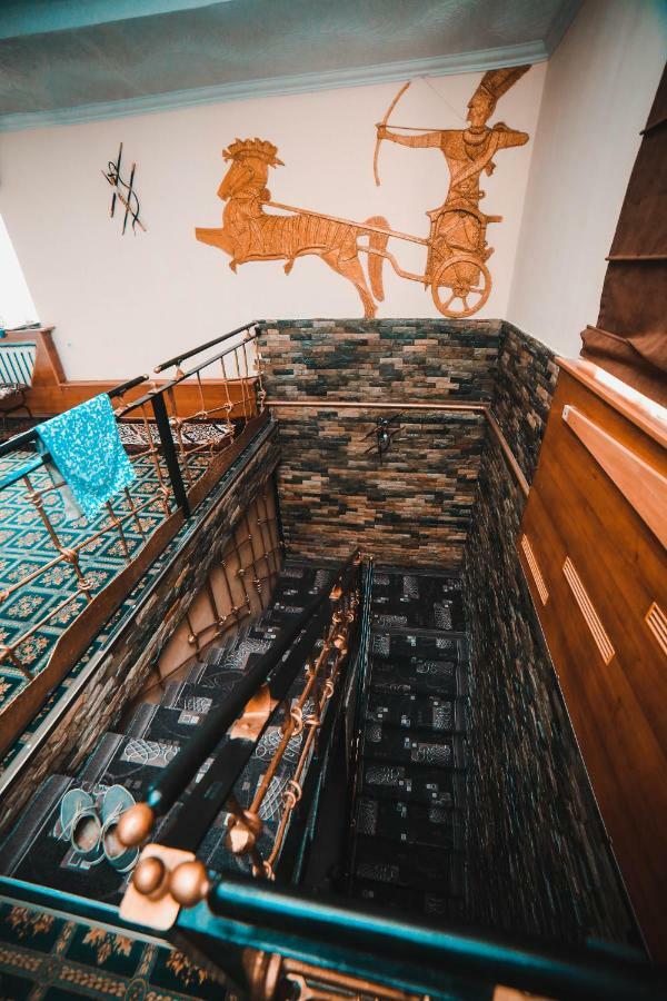 Capsule Hotel Technocave Bishkek Exterior foto